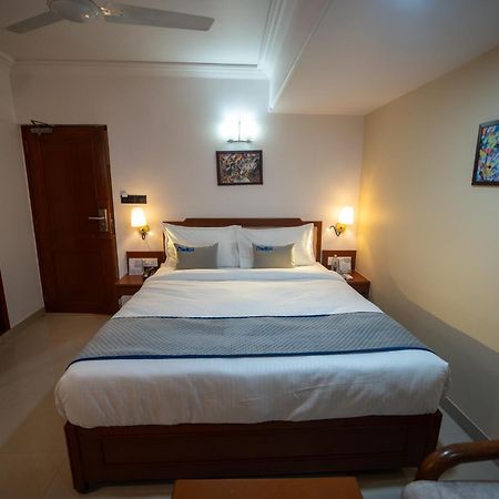 Alba Premier, Vadodara Exterior photo