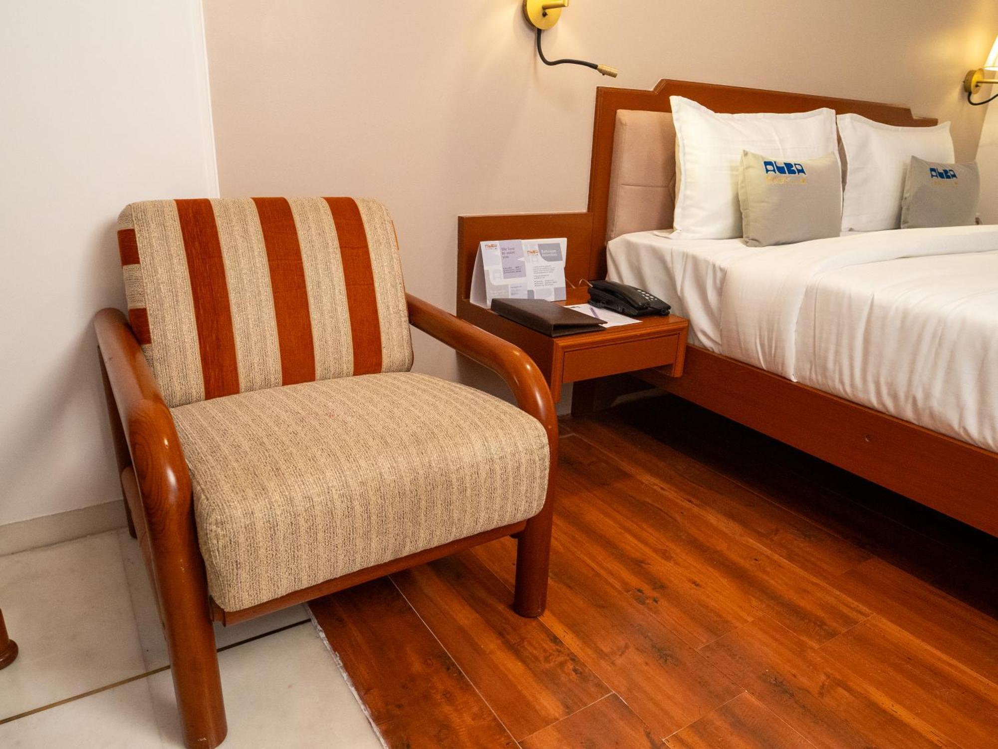 Alba Premier, Vadodara Exterior photo